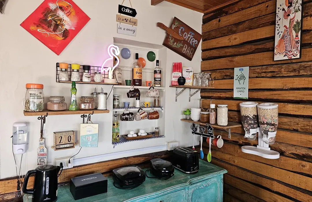 Hostal Sol y Luna - a 10 min del aeropuerto&Desayuno Incluido-1